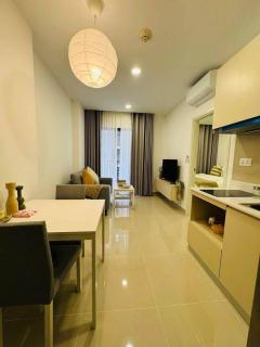 Somerset Suites - 3