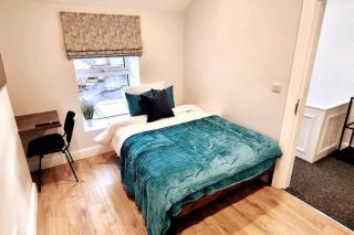 Newly Refurbished Townhouse - 6
