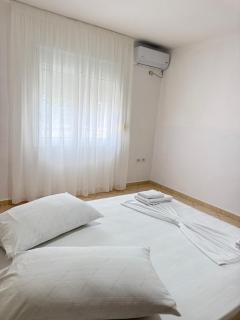 Cozy Triple Apartment Vlore - 1