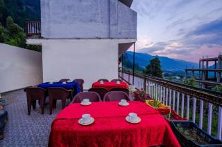Hotel Chatanya Manali - 1