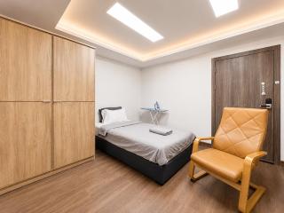 1BR Near BTS Queen & Single Bed City Center - 5
