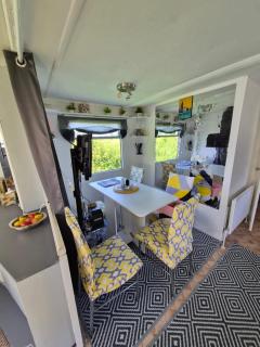 Airport Cottage - 7