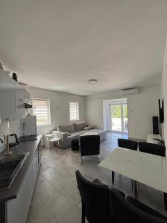 Beachside Apartments Novalja - 1