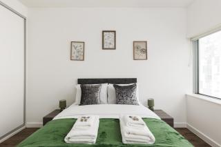 Bright 1BR Flat and 3 mins to West Croydon St - 6