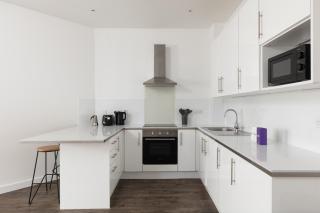 Bright 1BR Flat and 3 mins to West Croydon St - 1