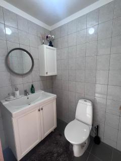 Cozy Home Near KEF Airport - 6