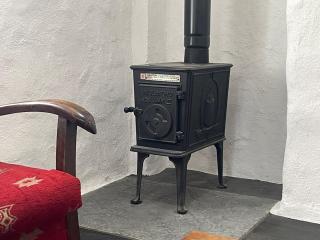 Beautiful Lakeside Cottage in Donegal Gaeltacht - 1