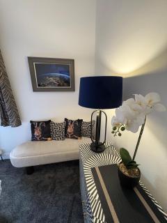 Moss Apartment, central Stirling - 4