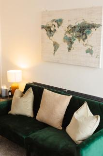 Modern 2BR Widnes Home Near Liverpool & Manchester, Sleeps 6, WiFi & Garden, Long Stay Accommodation - 9