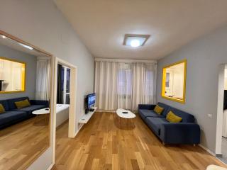 Central Modern Apartment - 1