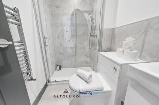 Inviting Deluxe Home Ideal for Group Family Stays by AltoLuxo - 2