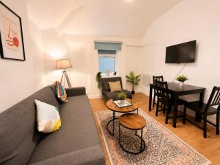 Space For Groups, 10 mins from centre with parking! - 6