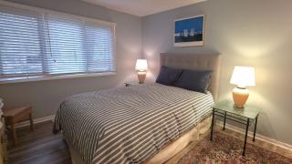 Harbor Cove 28 Beach & Pool Retreat: A cozy 3BR condo in scenic Harbor Springs, MI. - 7