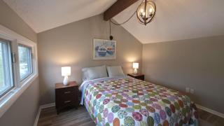 Harbor Cove 28 Beach & Pool Retreat: A cozy 3BR condo in scenic Harbor Springs, MI. - 4