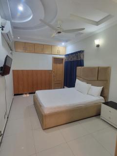 INTOWN Hotel - 4