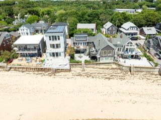 Waterfront with Private Beach Stunning Views - 9