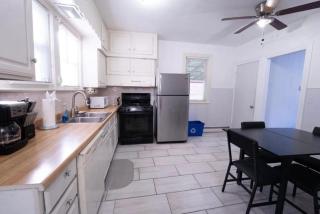 Cozy 1BR Retreat in Charming Trenton - 4