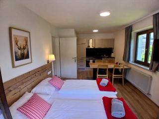 Haus Huber Zimmer und Apartments - 9
