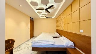 Hotel Gurukripa - 9
