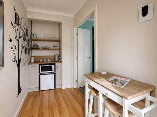 Private 1BR Retreat with Ensuite & Kitchenette - 0