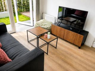 Steam & Dream - Hottub & Sauna Retreat - Free WiFi - Full Privacy - Luxury Experience - 1