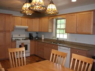 Climbing Bear Creekside Cabin - Whittier - 2