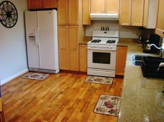 Climbing Bear Creekside Cabin - Whittier - 3