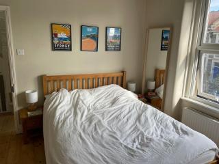 Beautifully renovated 5 bedroom house with garden - 8