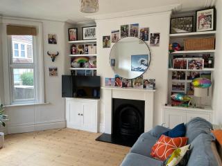 Beautifully renovated 5 bedroom house with garden - 5