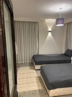 Charming Egyptian Apartment - 10 min walk to Pyramids & Views - 8