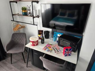 Cosy Receptionless Guesthouse - Perfect for BHX & NEC - 2