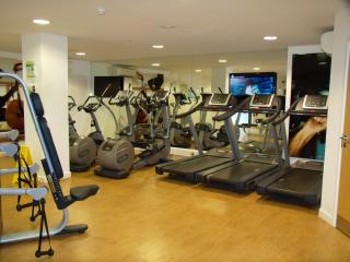 New Central Woking 1 and 2 Bedroom Apartments with Free Gym, close to Train Station - 9