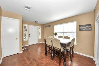 Dual Home Escape 9BR 4BA Sleeps 17 Private Hot Tub Pet Friendly Southwest Houston - 3