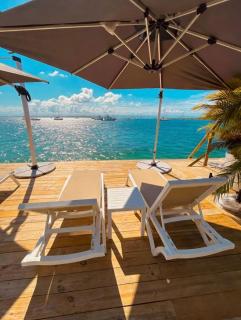 Luxury Bungalow on the water 4 - 1