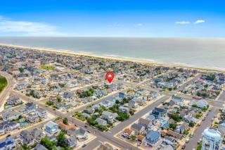 Between Tides 2BR Walk to Beach Unit C - 4
