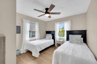 Between Tides 2BR Walk to Beach Unit C - 3