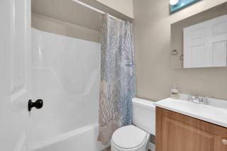 Between Tides 2BR Walk to Beach Unit C - 2