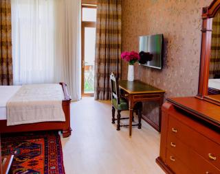 Royal Antique Boutique Hotel - 1