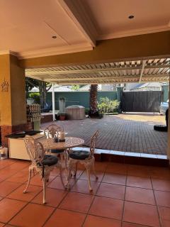 In Northcliff Own entrance backup water and solar - 4