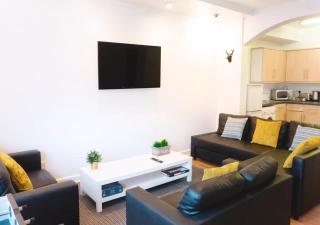 Apartment up to 9 close to Centre, big TV and WiFi - 5