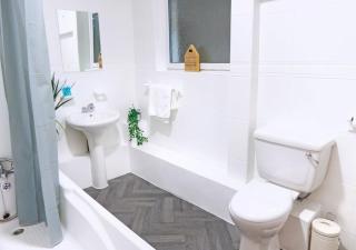 Apartment up to 9 close to Centre, big TV and WiFi - 6