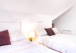 Apartment up to 9 close to Centre, big TV and WiFi - 5
