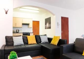 Apartment up to 9 close to Centre, big TV and WiFi - 4