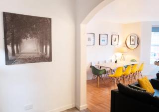 Apartment up to 9 close to Centre, big TV and WiFi - 1