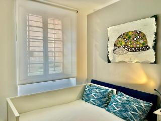 2 Bedroom Flat at just 4 tube stops from Coliseum - 9