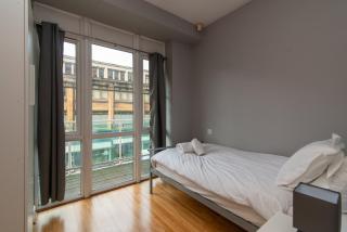 Modern City Apartment in Vibrant Derby Centre - 4