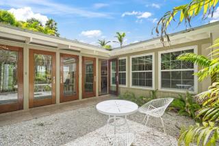 Hidden Treasure on Lido Key - 1