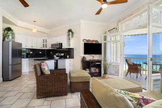Family Friendly Beachfront 1BR Condo by Alicia Beach - 5