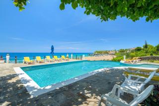 Family Friendly Beachfront 1BR Condo by Alicia Beach - 2