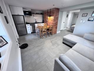 Private 1BR Garden Suite Brand new - 9
